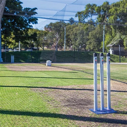 HART Sport HART Spring Return Cricket Stumps 4 HART Sport HART Spring Return Cricket Stumps - Image 2